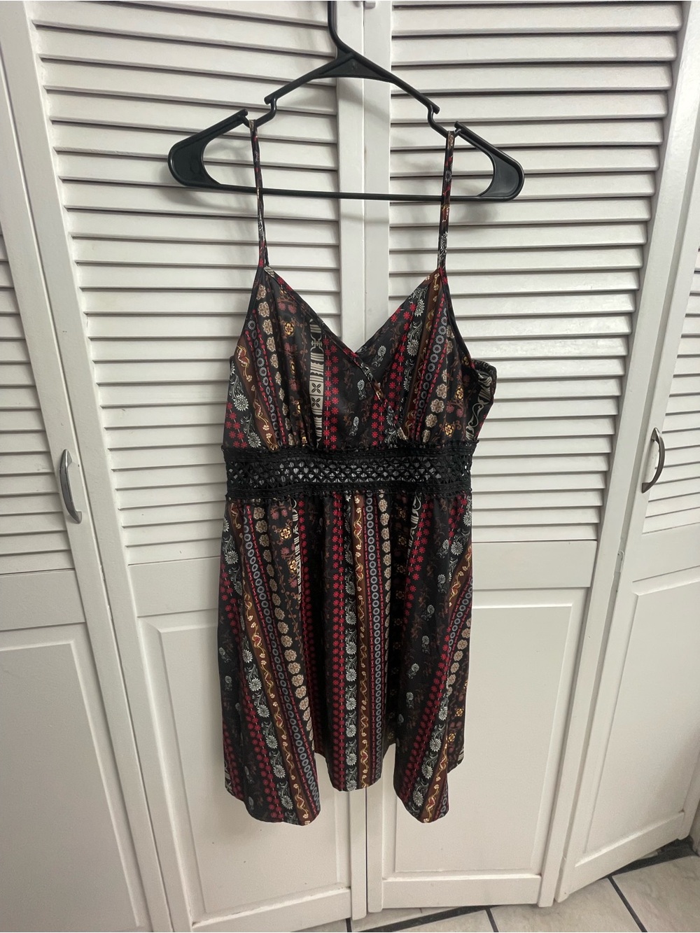 Sleeveless Boho Print Mini Dress in Black and Red NWOT